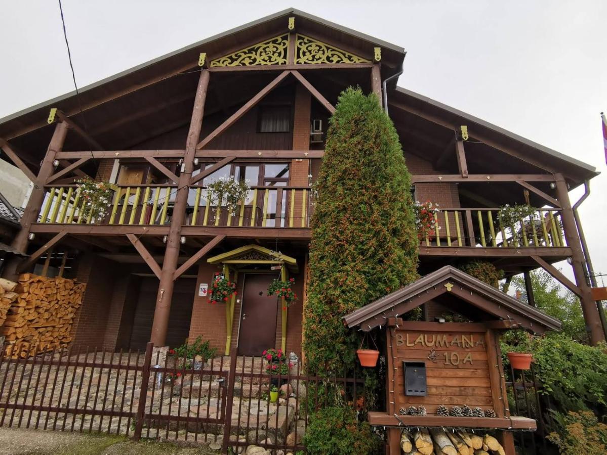 Garden Chalet Daugavpils Exteriör bild